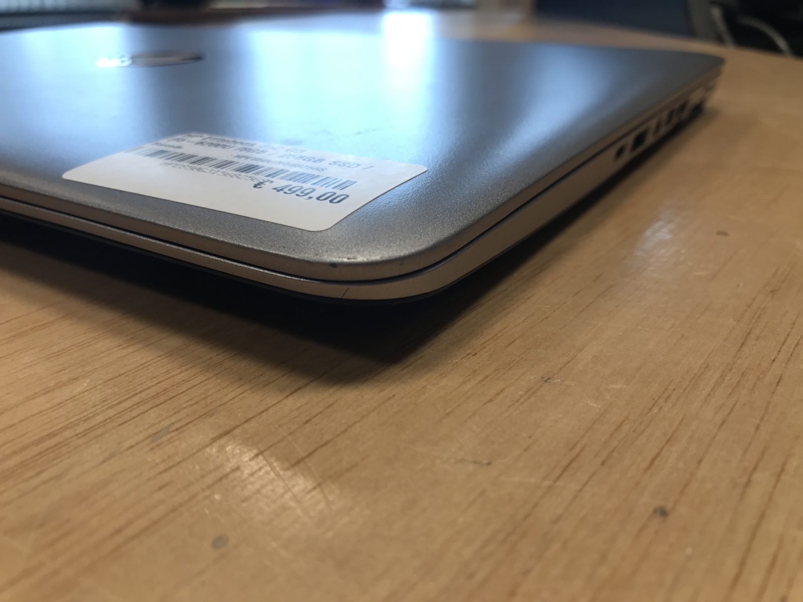 Sample laptop with A-grade.